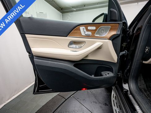 Used 2023 Mercedes-Benz GLS 450 4MATIC image 35
