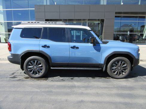 Used 2025 Toyota Land Cruiser w/ Premium Package image 12