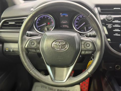 Used 2020 Toyota Camry SE FWD image 13