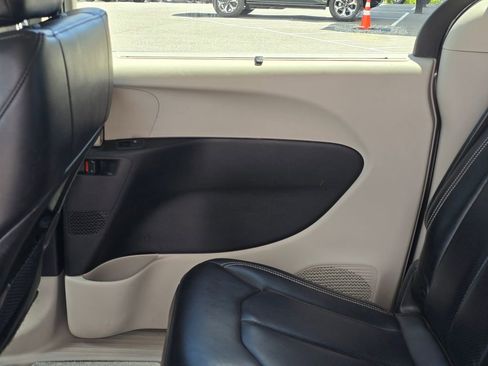 Used 2021 Chrysler Voyager Lxi FWD image 47