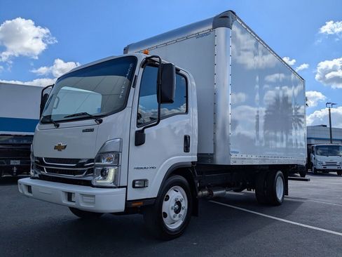New 2025 Chevrolet Low Cab Forward image 9