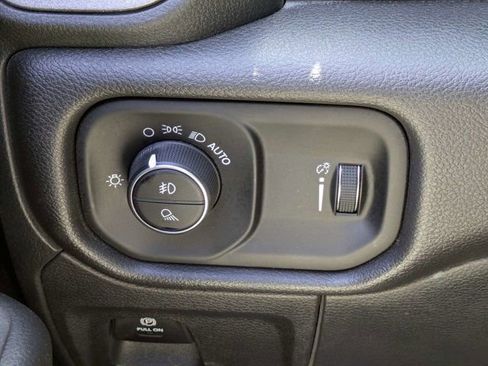 Used 2025 RAM 1500 Tradesman AWD/4WD image 23