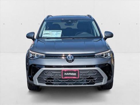 New 2025 Volkswagen Taos SE image 6