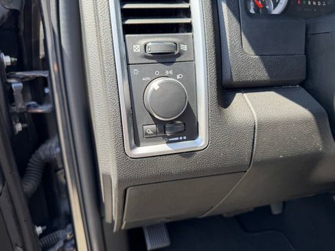 Used 2021 RAM 1500 Classic SLT AWD/4WD image 16
