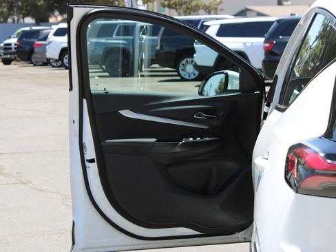 Used 2023 Chevrolet Bolt EUV LT FWD image 7