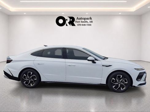 Used 2025 Hyundai Sonata SEL FWD image 6