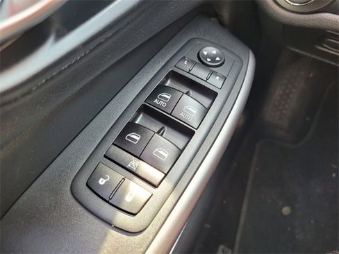 Certified 2019 Jeep Cherokee Limited image 21