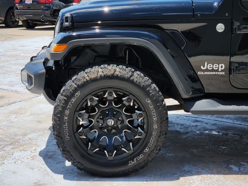 Used 2020 Jeep Gladiator Overland AWD/4WD image 9
