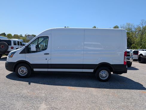 Used 2023 Ford Transit 250 Medium Roof AWD image 2