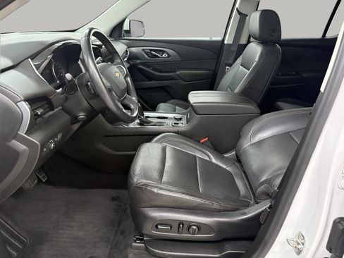 Used 2020 Chevrolet Traverse Premier image 12