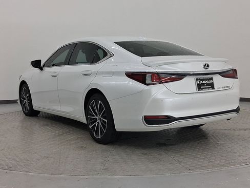 Certified 2023 Lexus ES 250 ES 250 w/ Premium Package image 3
