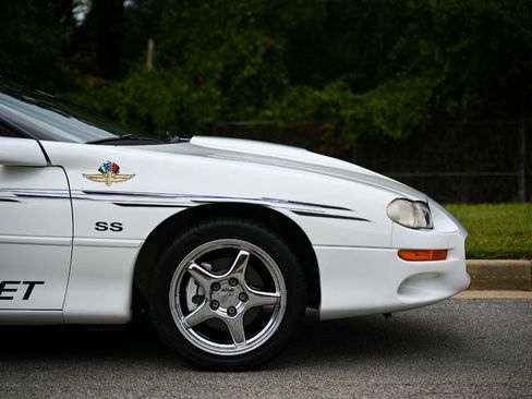 Used 2000 Chevrolet Camaro Z28 w/ SS Performance/Appearance Pkg image 18