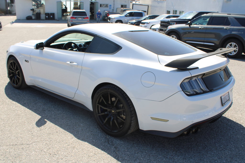 Used 2017 Ford Mustang GT w/ Black Accent Package RWD image 6