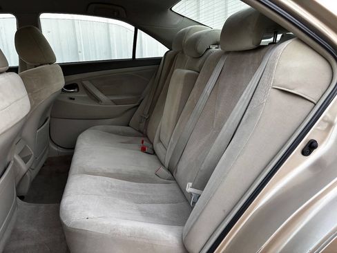 Used 2011 Toyota Camry LE image 30