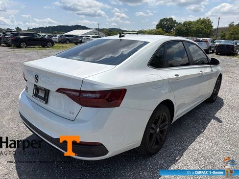 Used 2024 Volkswagen Jetta SE FWD image 5