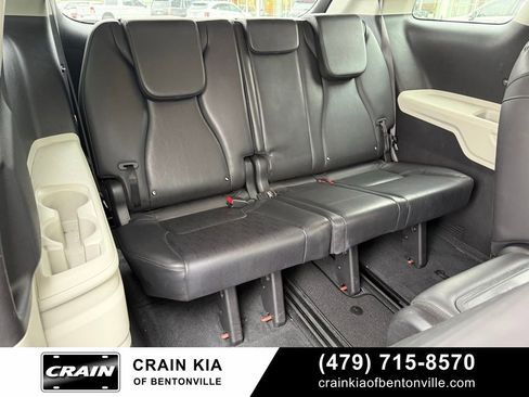 Certified 2024 Kia Carnival LX image 32