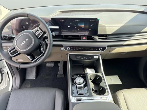 New 2026 Kia Carnival SX FWD image 16