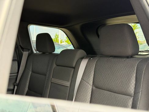 Used 2021 Jeep Grand Cherokee Laredo AWD/4WD image 27