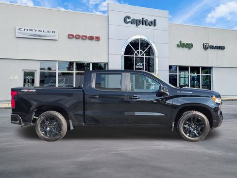 Used 2022 Chevrolet Silverado 1500 RST AWD/4WD image 2
