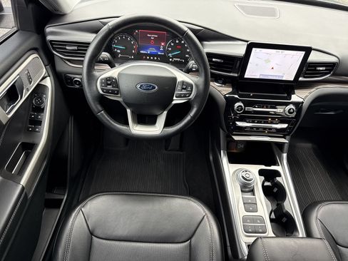 Used 2024 Ford Explorer Limited RWD image 14