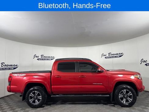 Used 2018 Toyota Tacoma TRD Sport AWD/4WD image 6