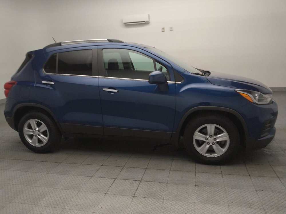 Used 2020 Chevrolet Trax LT w/ LT Convenience Package FWD image 11