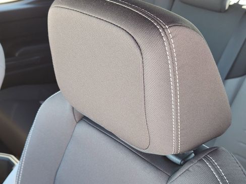 Used 2025 Toyota Tacoma TRD Off-Road image 19