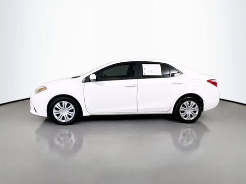 Used 2015 Toyota Corolla LE image 9