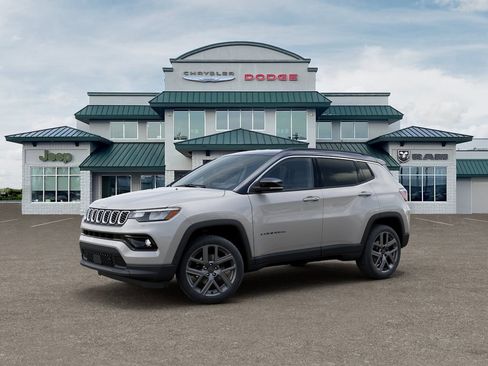 Used 2026 Jeep Compass Limited AWD/4WD image 2