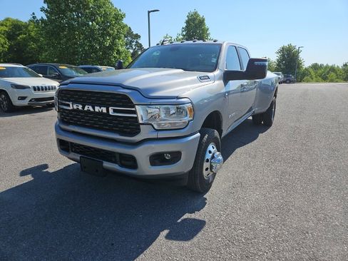 Used 2024 RAM 3500 Big Horn w/ Sport Appearance Package AWD/4WD image 3