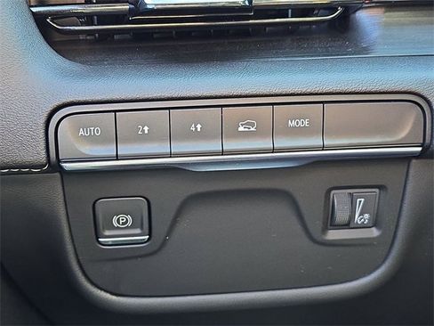 Certified 2022 Cadillac Escalade Premium Luxury image 18