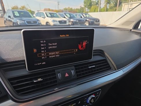 Used 2019 Audi Q5 2.0T Premium Plus w/ Premium Plus Package image 32