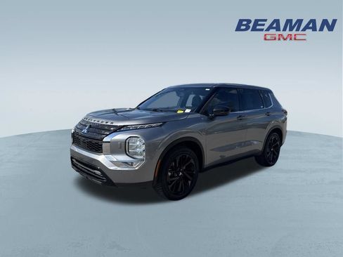 Used 2023 Mitsubishi Outlander SEL Black Edition AWD/4WD image 3