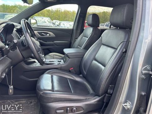 Used 2023 Chevrolet Traverse LT w/ LT Premium Package FWD image 5