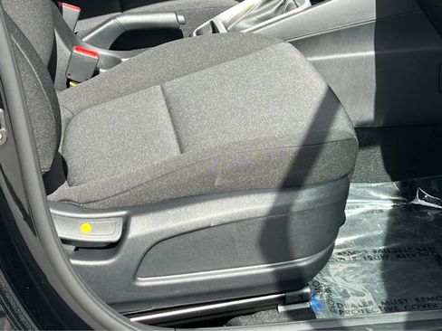 Certified 2026 Hyundai Venue SE image 18