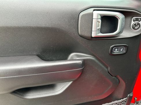 Used 2019 Jeep Wrangler Sport image 11