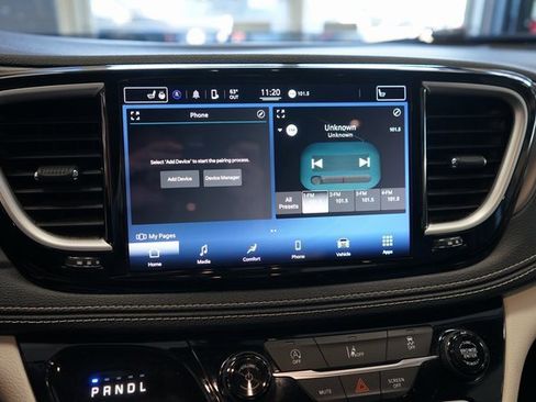 Used 2022 Chrysler Pacifica Touring-L image 34