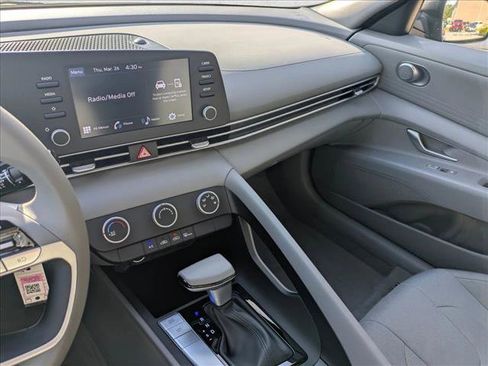 New 2026 Hyundai Elantra SE FWD image 13