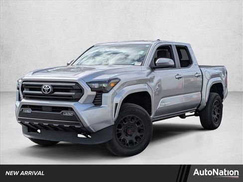 Certified 2024 Toyota Tacoma SR5 image 1