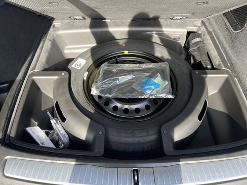 Used 2022 Jeep Grand Cherokee Overland w/ Luxury Tech Group IV image 29