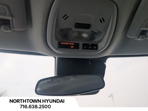 Used 2025 Chevrolet Trax LT image 21