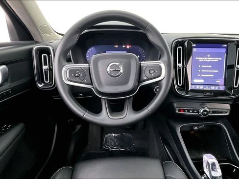 Certified 2025 Volvo XC40 B5 Plus AWD/4WD image 6