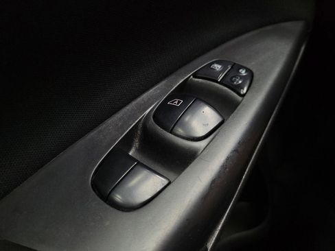 Used 2019 Nissan Sentra S image 27