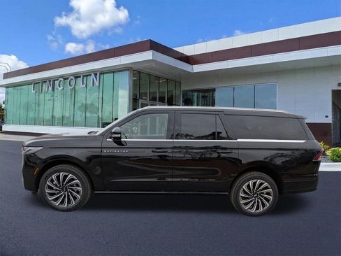New 2026 Lincoln Navigator L Black Label AWD/4WD image 6