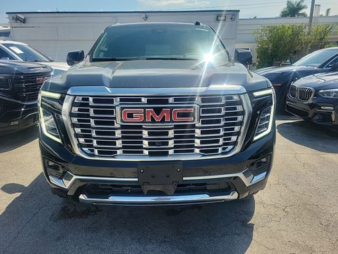 Used 2025 GMC Yukon Denali image 3