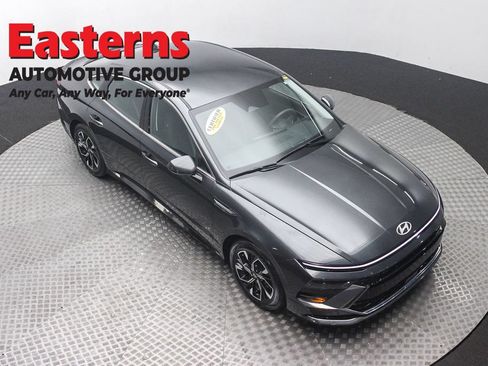 Used 2025 Hyundai Sonata SEL FWD image 3