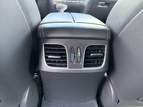 Used 2019 Genesis G80 3.3T Sport RWD image 4