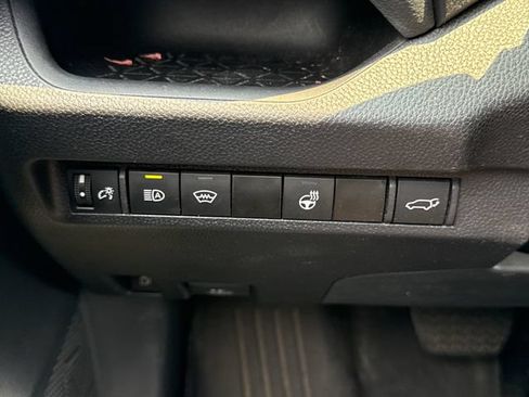Used 2024 Toyota RAV4 SE w/ Convenience Package AWD/4WD image 27