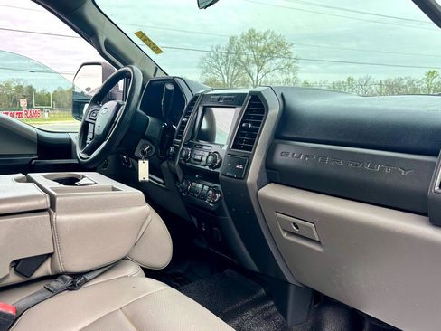 Used 2020 Ford F250 XL w/ Power Equipment Group image 12