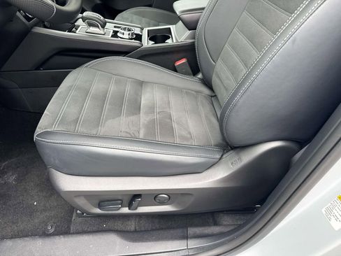 Used 2024 Mitsubishi Outlander 4WD Plug-In Hybrid image 16